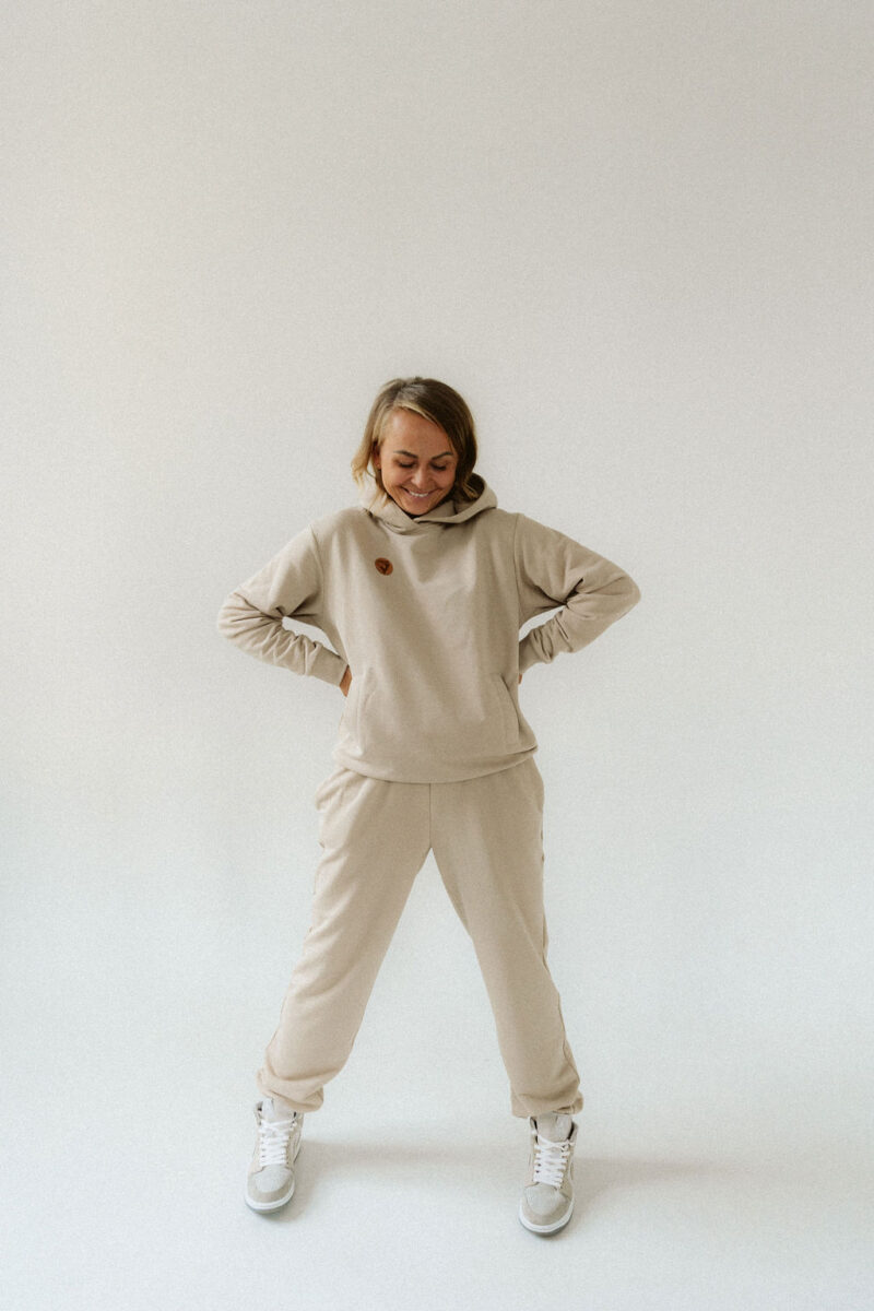 Spodnie dresowe „But(t) Joggers” z bawełny uszlachetnionej. - obrazek 8