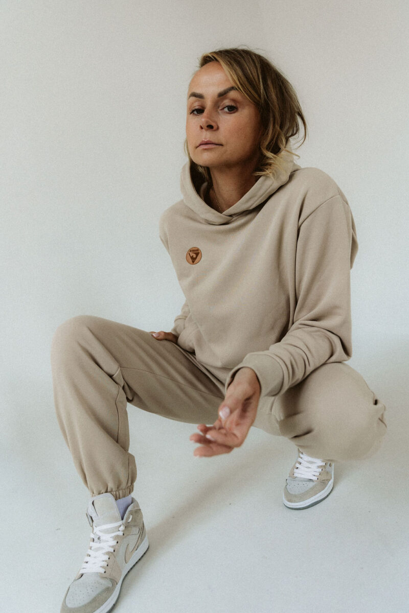 Spodnie dresowe „But(t) Joggers” z bawełny uszlachetnionej. - obrazek 10
